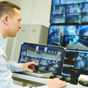 Quelle différence entre vidéosurveillance et télésurveillance ?